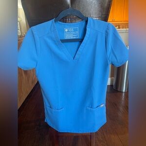 Figs Women Casma Three-Pocket Scrub Top, Capri Blue, Size XXS, SOLDOUT